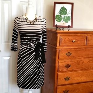 NorthStyle Stretchy Striped Dress w/Tie EUC